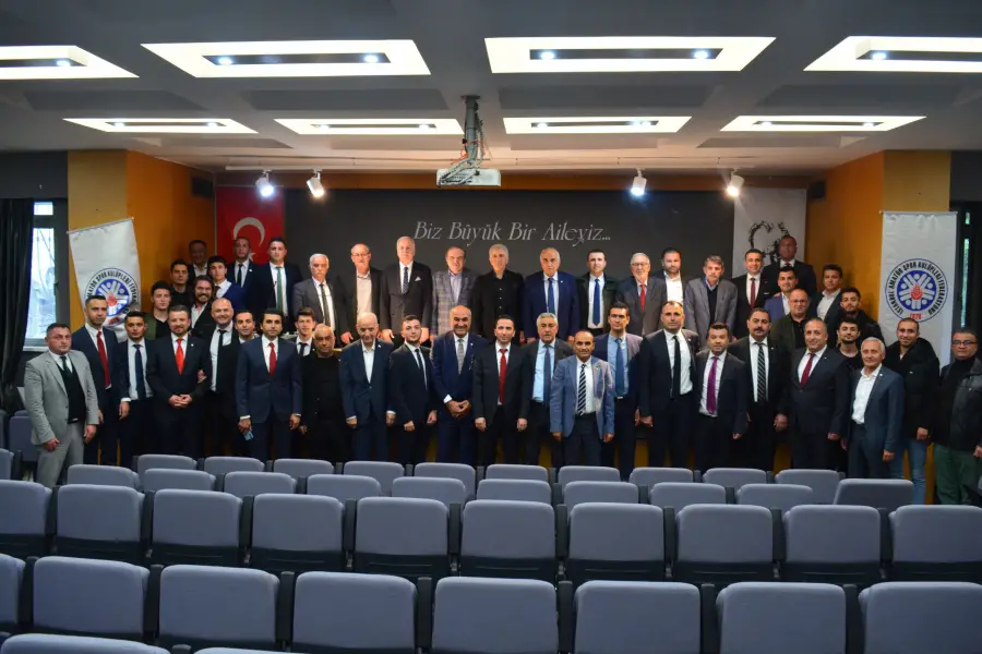 Türkiye Faal Futbol  Hakemleri ve Gözlemcileri Derneği Genel Merkez Yönetim Kurulu ilk resmi toplantısını İstanbul'da gerçekleştirdi.